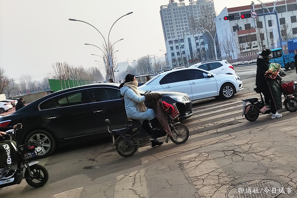 山东冠县一男子车行 试驾 二手车 趁人不备猛踩油门一去不复回 聊城头条